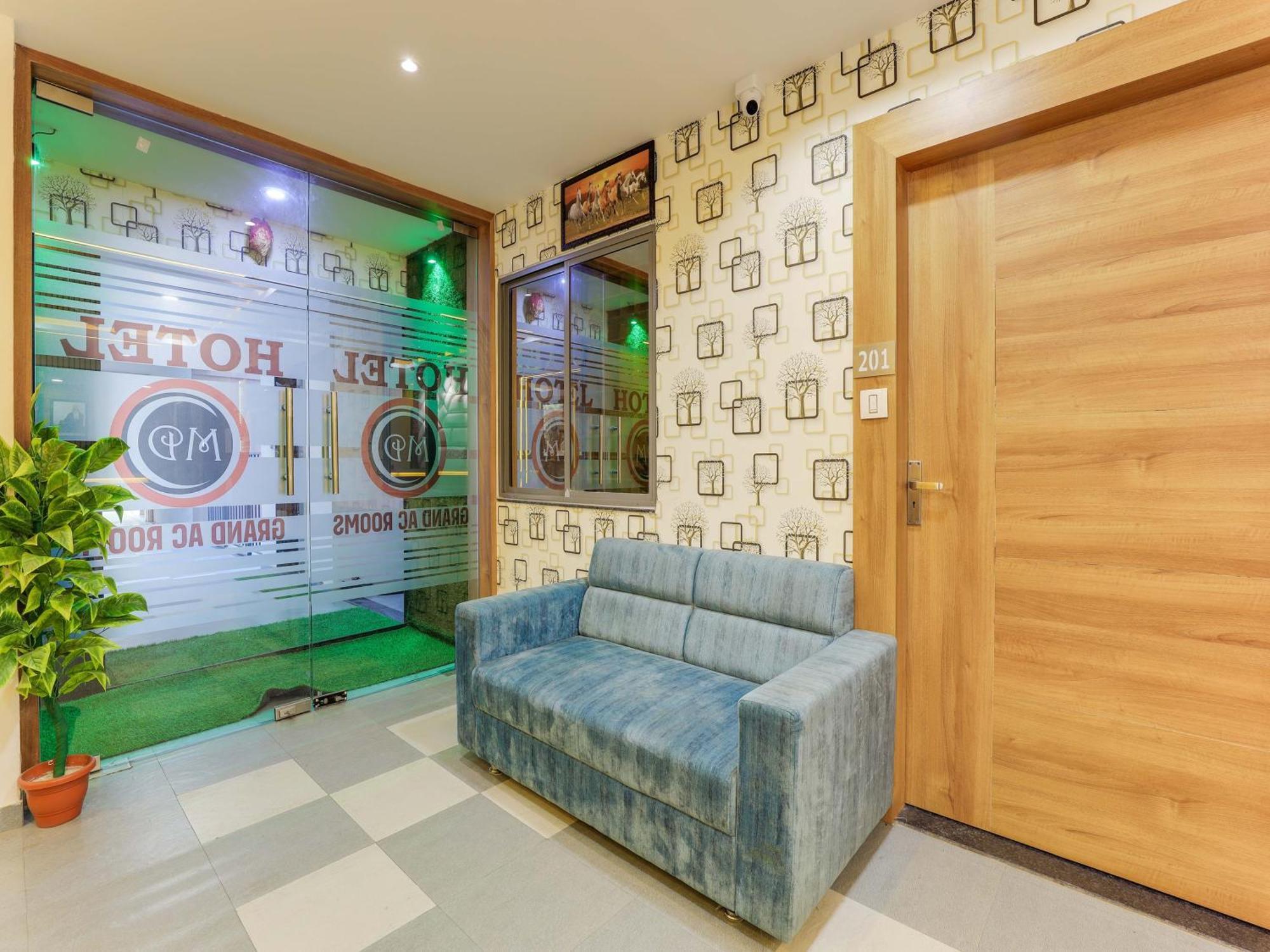 Hotel O Md Grand Ac Rooms Vadodara Exterior photo
